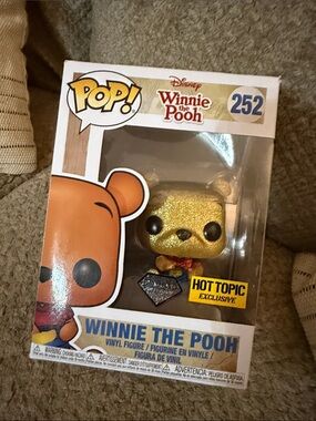Disney Winnie the Pooh Gold Glitter Hot Topic Exclusive Pop! Vinyl.